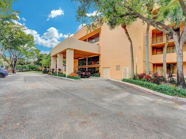 8592 W Sunrise Blvd , Unit 408, Plantation, FL 33322