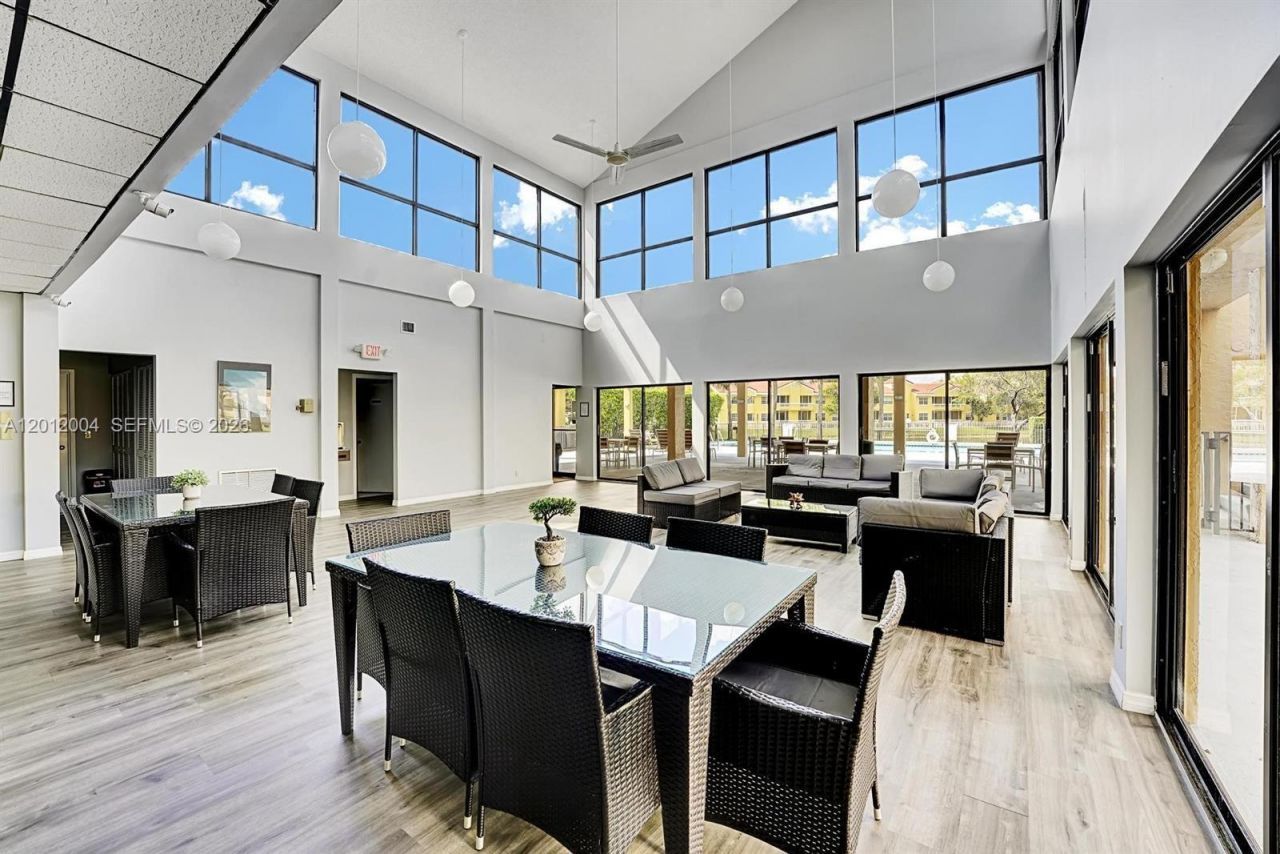 8592 W Sunrise Blvd , Unit 408, Plantation, FL 33322 Photo