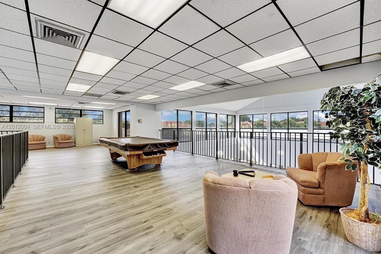 8592 W Sunrise Blvd , Unit 408, Plantation, FL 33322 Photo