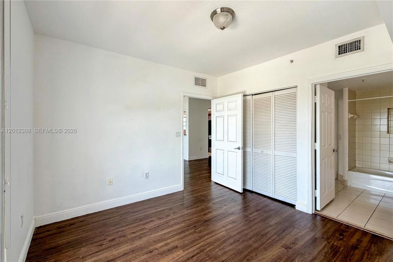 2600 SW 27th Ave , Unit 902, Miami, FL 33133 Photo