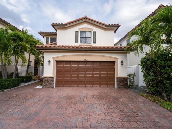 8821 W 34th Ct , Hialeah, FL 33018