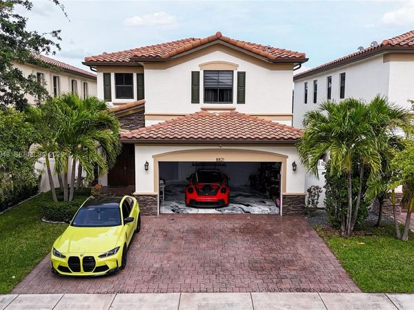 8821 W 34th Ct, Hialeah, FL 33018