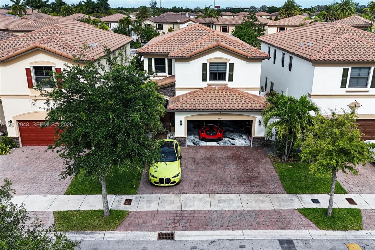 8821 W 34th Ct, Hialeah, FL 33018 Photo