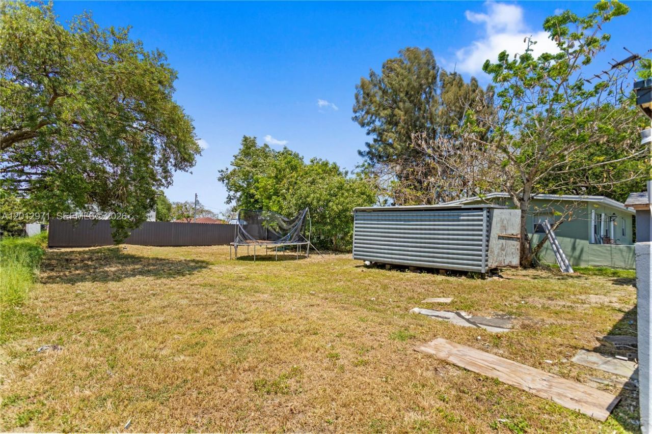11969 SW 216th St , Miami, FL 33170 Photo
