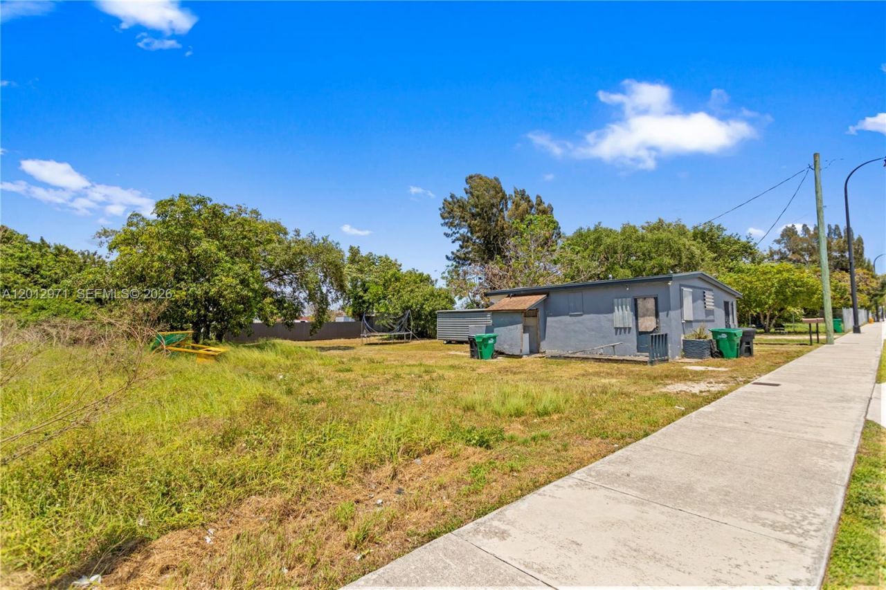 11969 SW 216th St , Miami, FL 33170 Photo