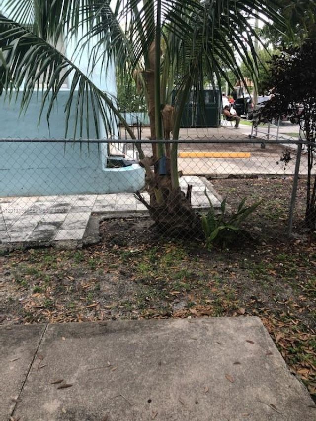 1453 SW 3rd St , Unit 202, Miami, FL 33135 Photo