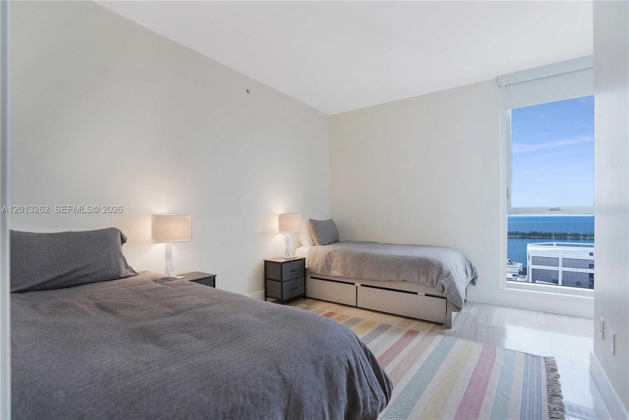 1300 Brickell Bay Dr, Unit 3402, Miami, FL 33131 Photo