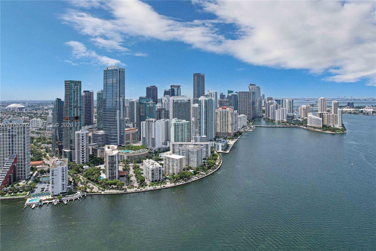 1300 Brickell Bay Dr, Unit 3402, Miami, FL 33131 Photo