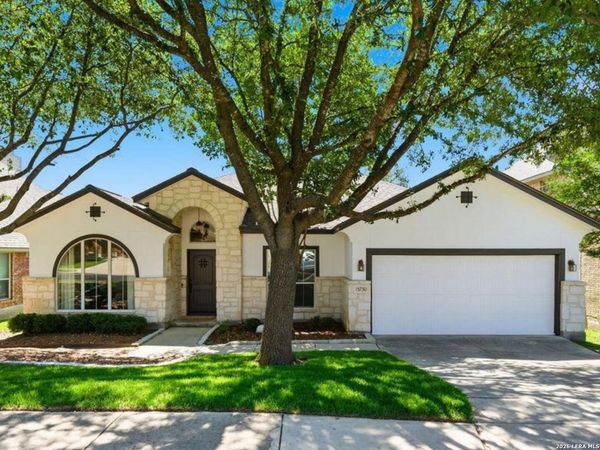 15730 Alamogordo, Helotes, TX 78023
