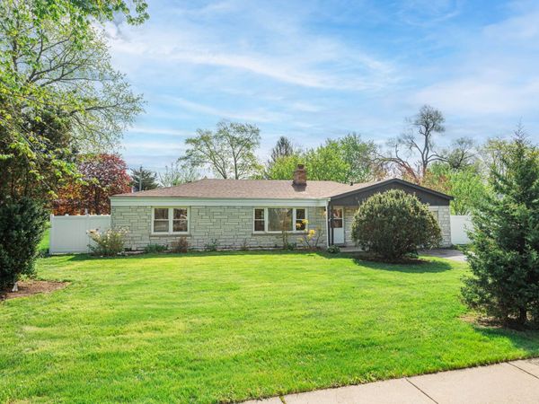2307 N Arlington Heights Road , Arlington Heights, IL 60004