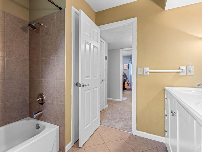 4576 Runningfawn Drive, Green Township, OH 45247 Photo 33