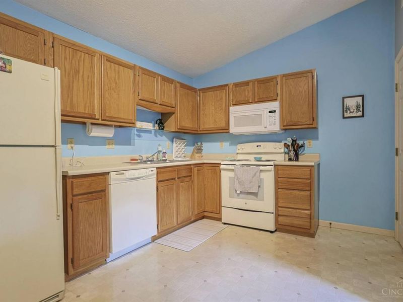 8773 Carrousel Park Circle, Unit 155, Cincinnati, OH 45251 Photo 11