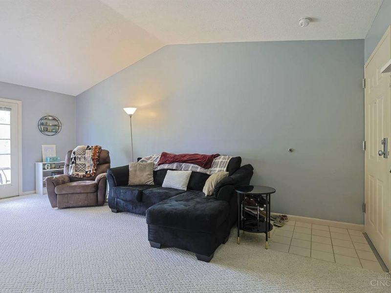8773 Carrousel Park Circle, Unit 155, Cincinnati, OH 45251 Photo 4