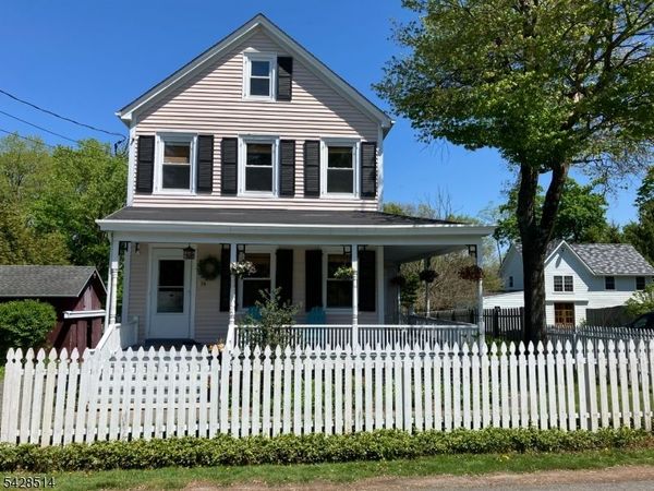 16 William St, Tewksbury, NJ 08858