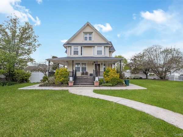 76 Washington Avenue , Brentwood, NY 11717