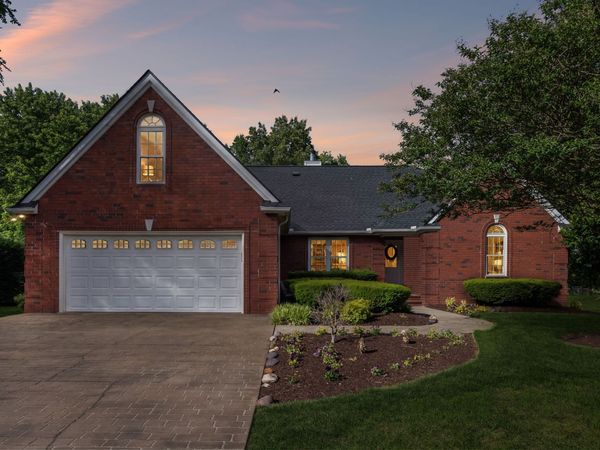 1927 Turfland Dr , Murfreesboro, TN 37127