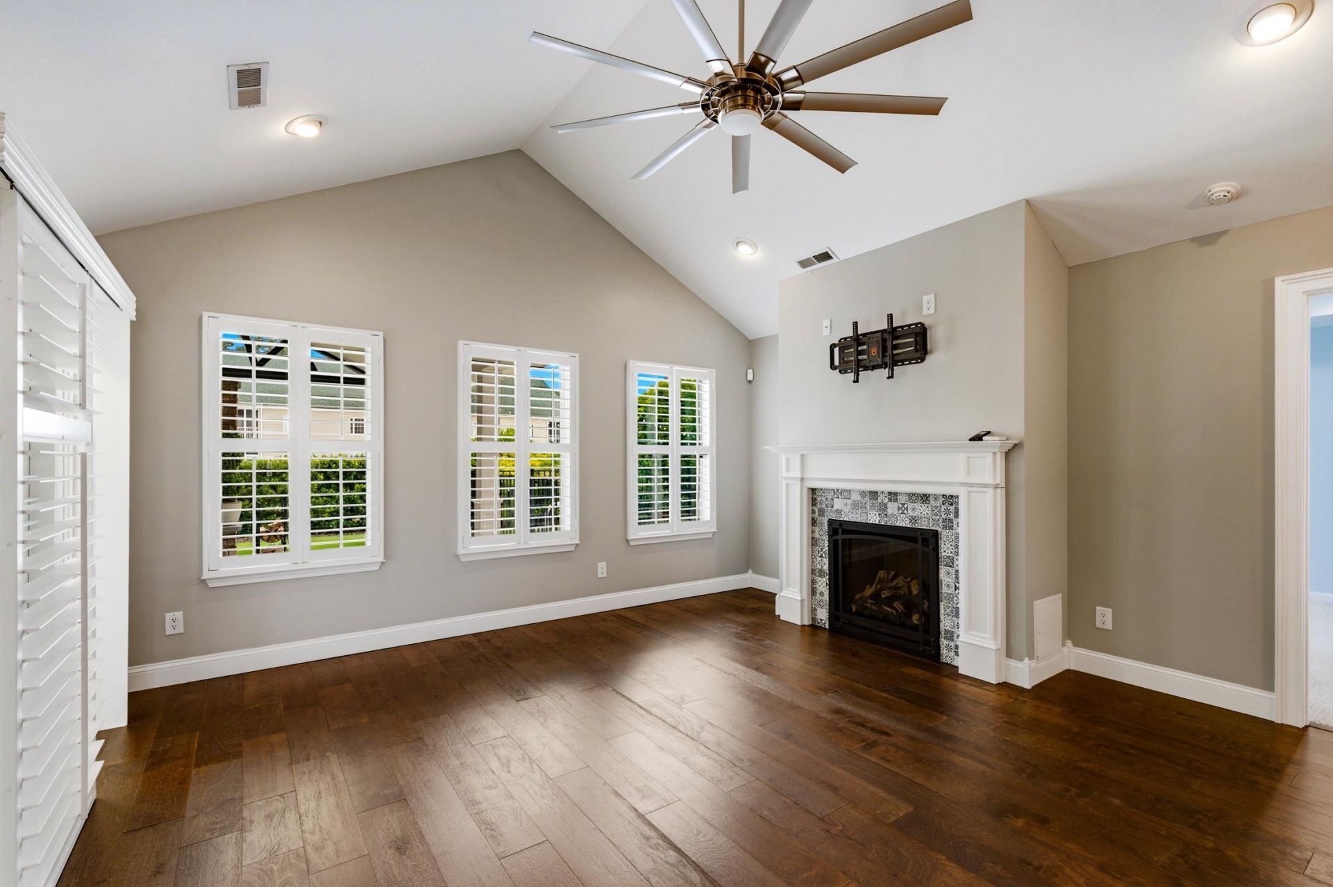 1801 Rotunda Ct. Photo 12