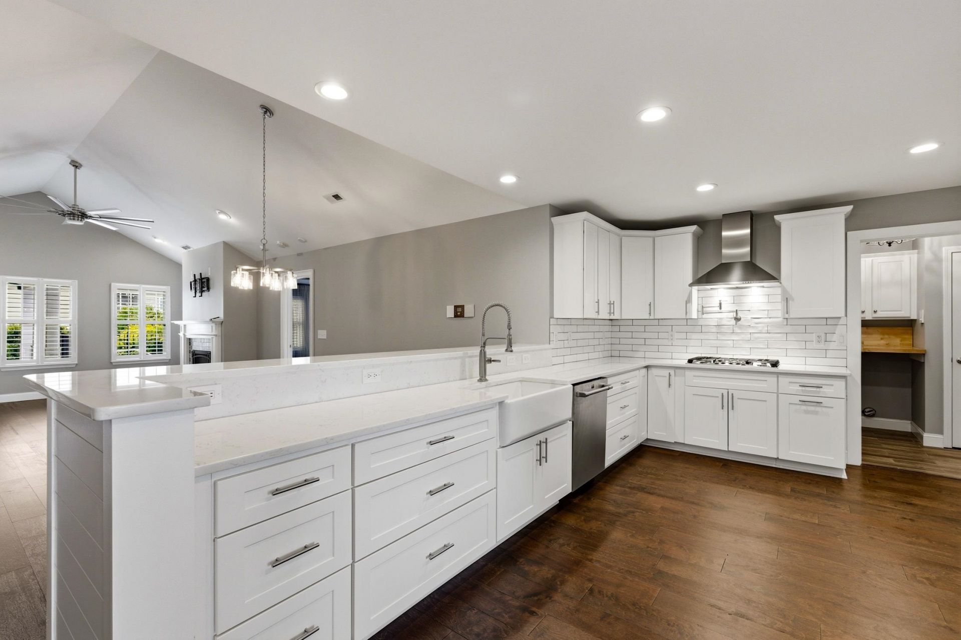 1801 Rotunda Ct. Photo 3