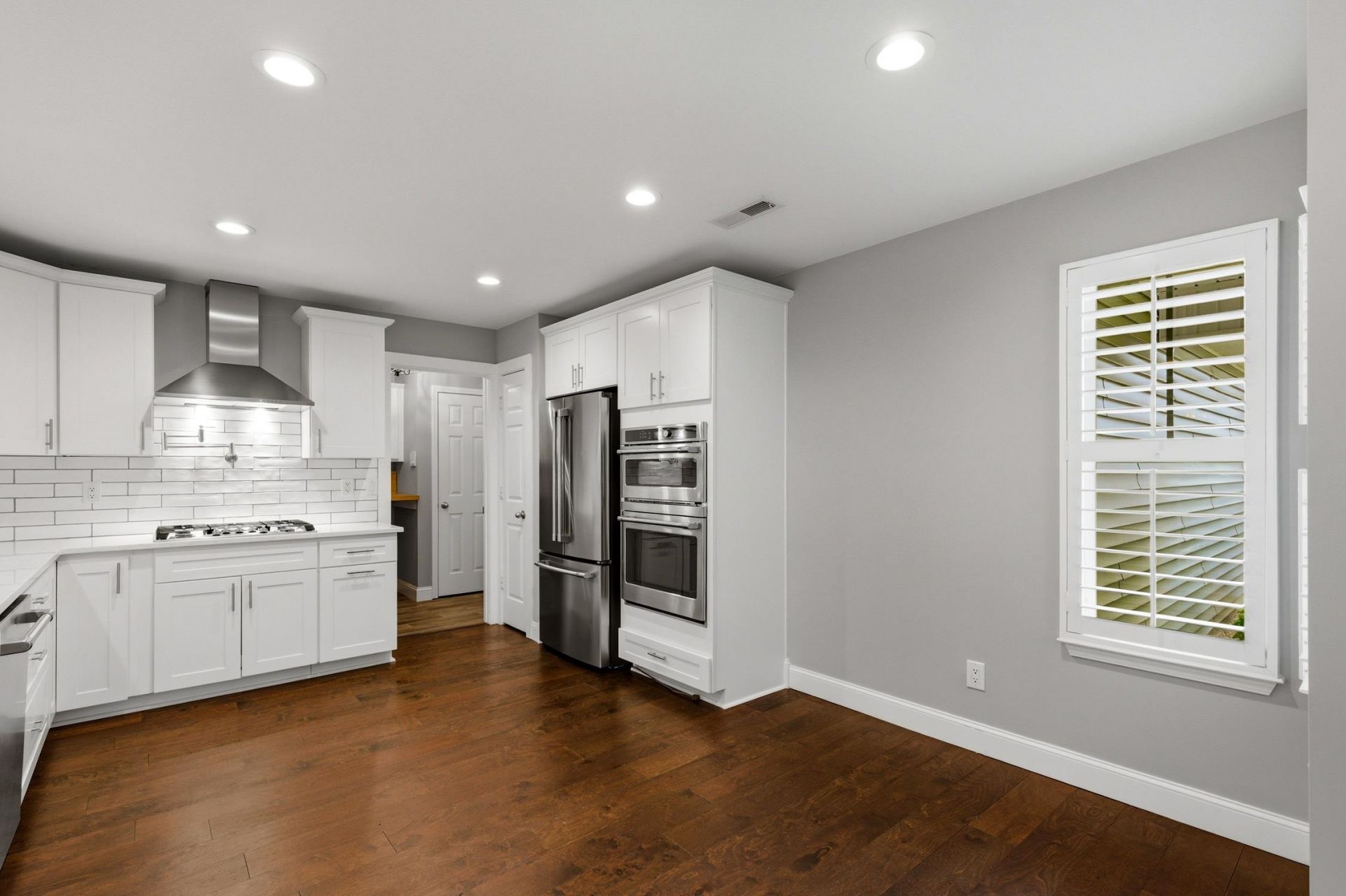 1801 Rotunda Ct. Photo 6