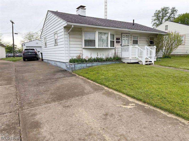 1939 Midway Avenue NE, Canton, OH 44705 Photo 2