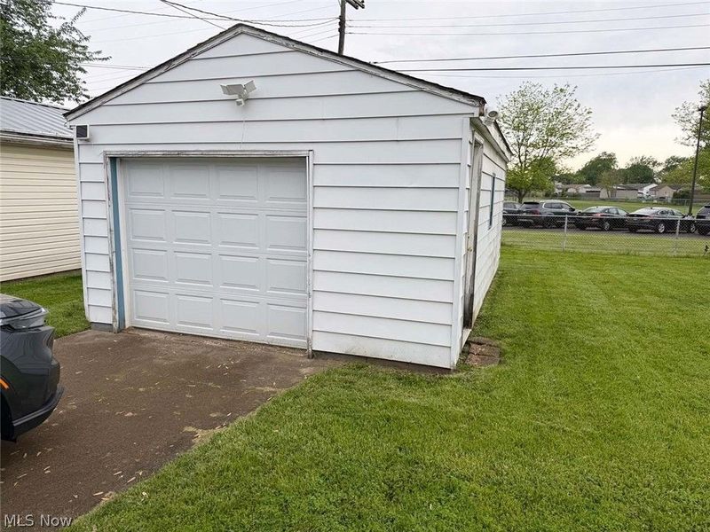 1939 Midway Avenue NE, Canton, OH 44705 Photo 4