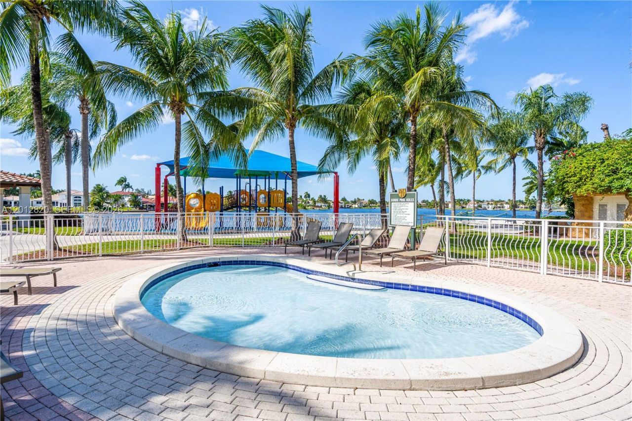10750 NW 66th St , Unit 408, Doral, FL 33178 Photo