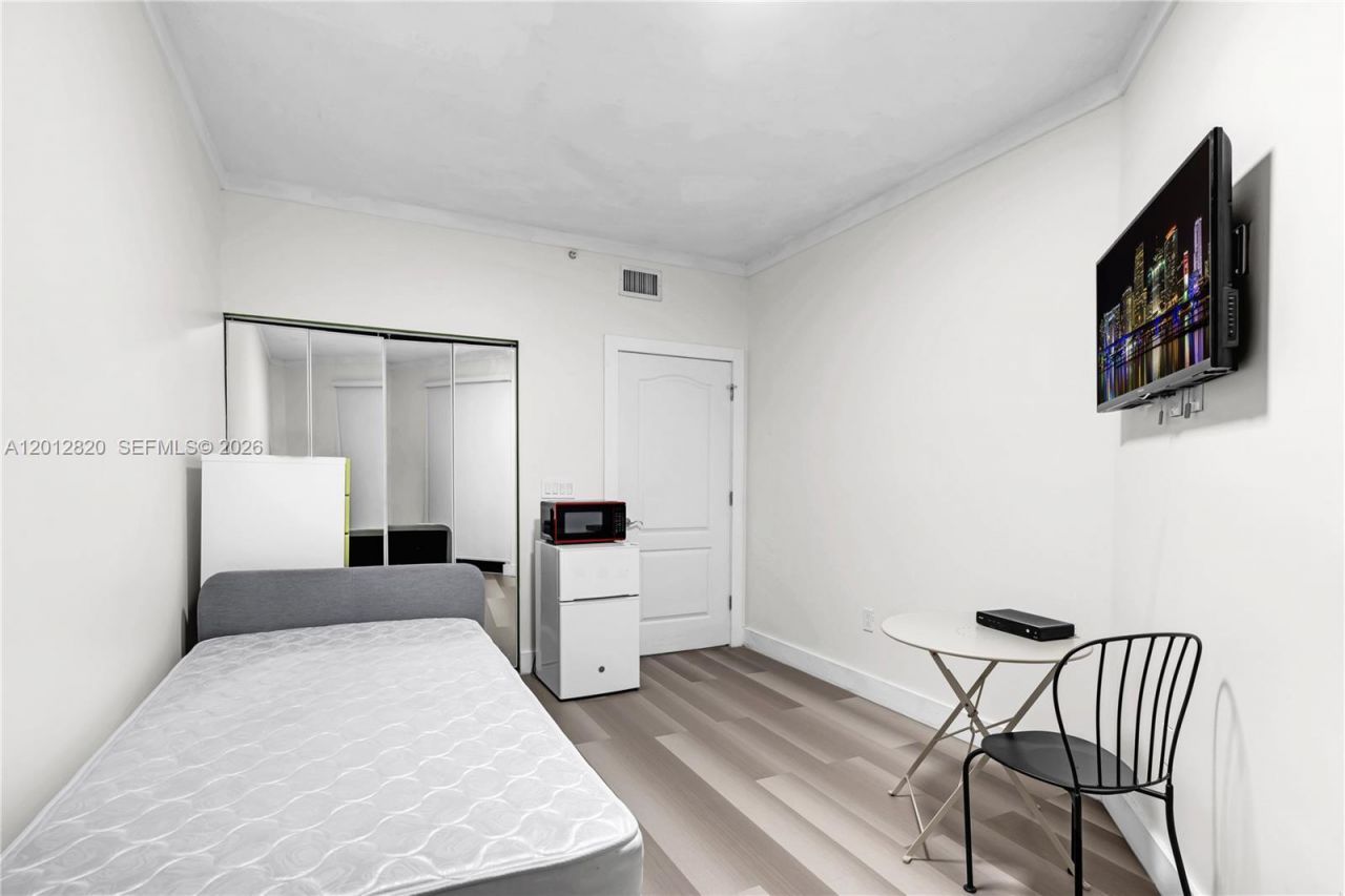 10750 NW 66th St , Unit 408, Doral, FL 33178 Photo