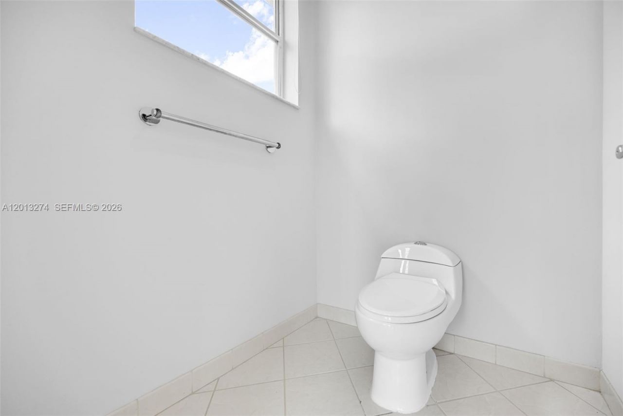 2553 Jardin Manor , Weston, FL 33327 Photo