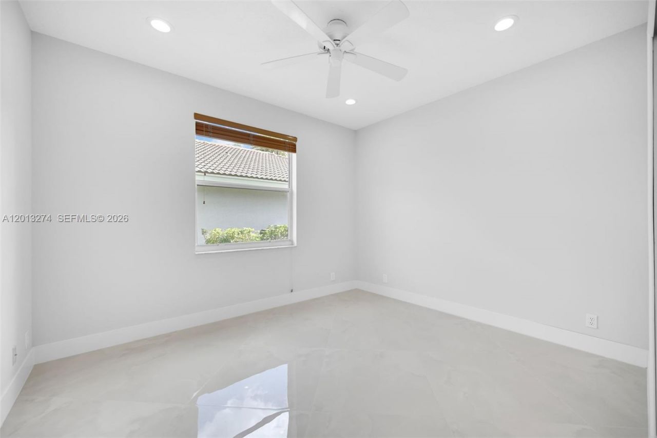 2553 Jardin Manor , Weston, FL 33327 Photo