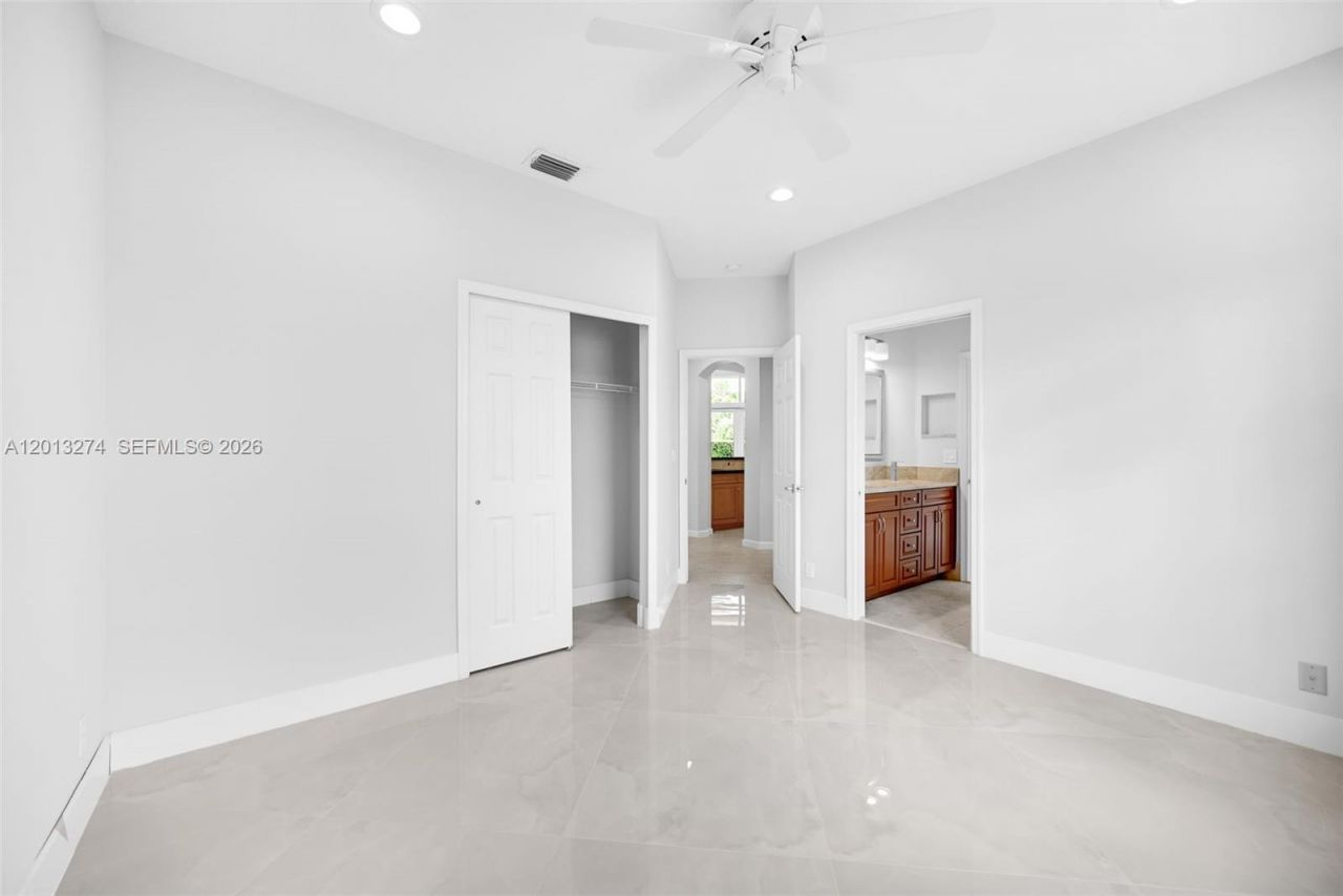 2553 Jardin Manor , Weston, FL 33327 Photo