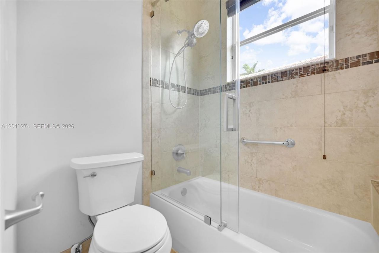 2553 Jardin Manor , Weston, FL 33327 Photo