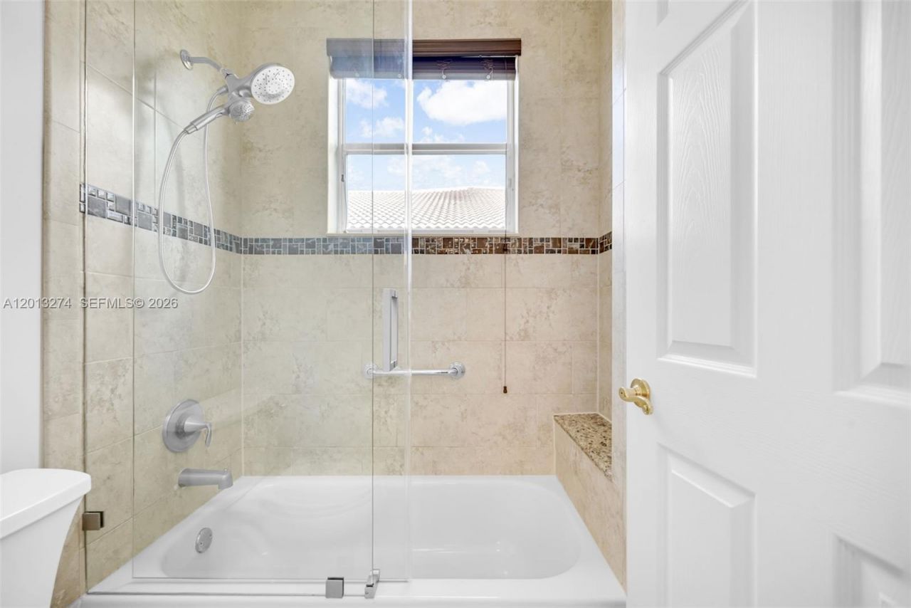 2553 Jardin Manor , Weston, FL 33327 Photo
