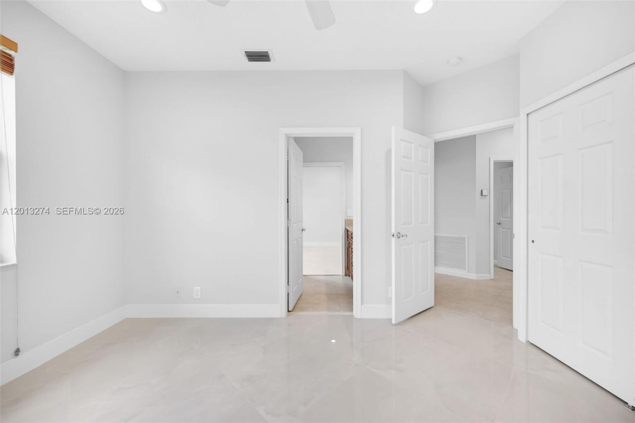 2553 Jardin Manor , Weston, FL 33327 Photo