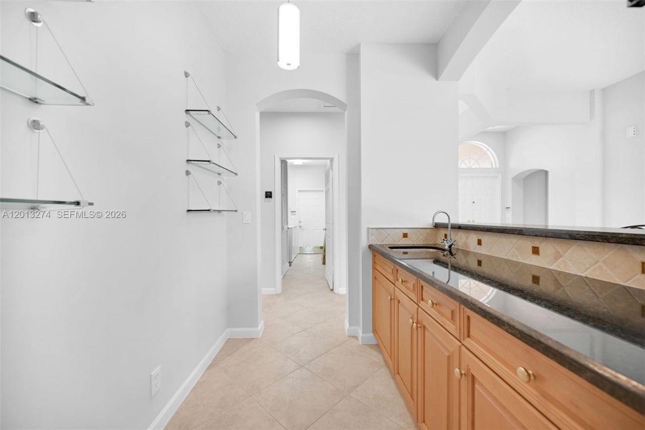 2553 Jardin Manor , Weston, FL 33327 Photo