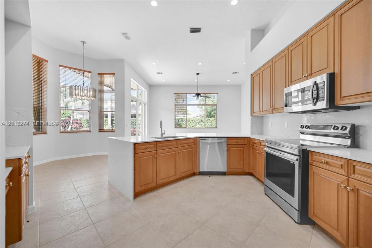 2553 Jardin Manor , Weston, FL 33327 Photo