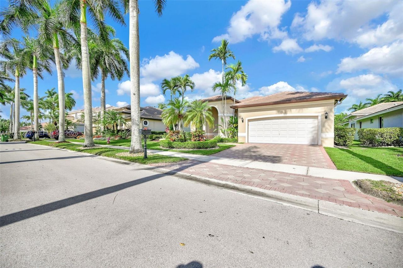 2553 Jardin Manor , Weston, FL 33327 Photo