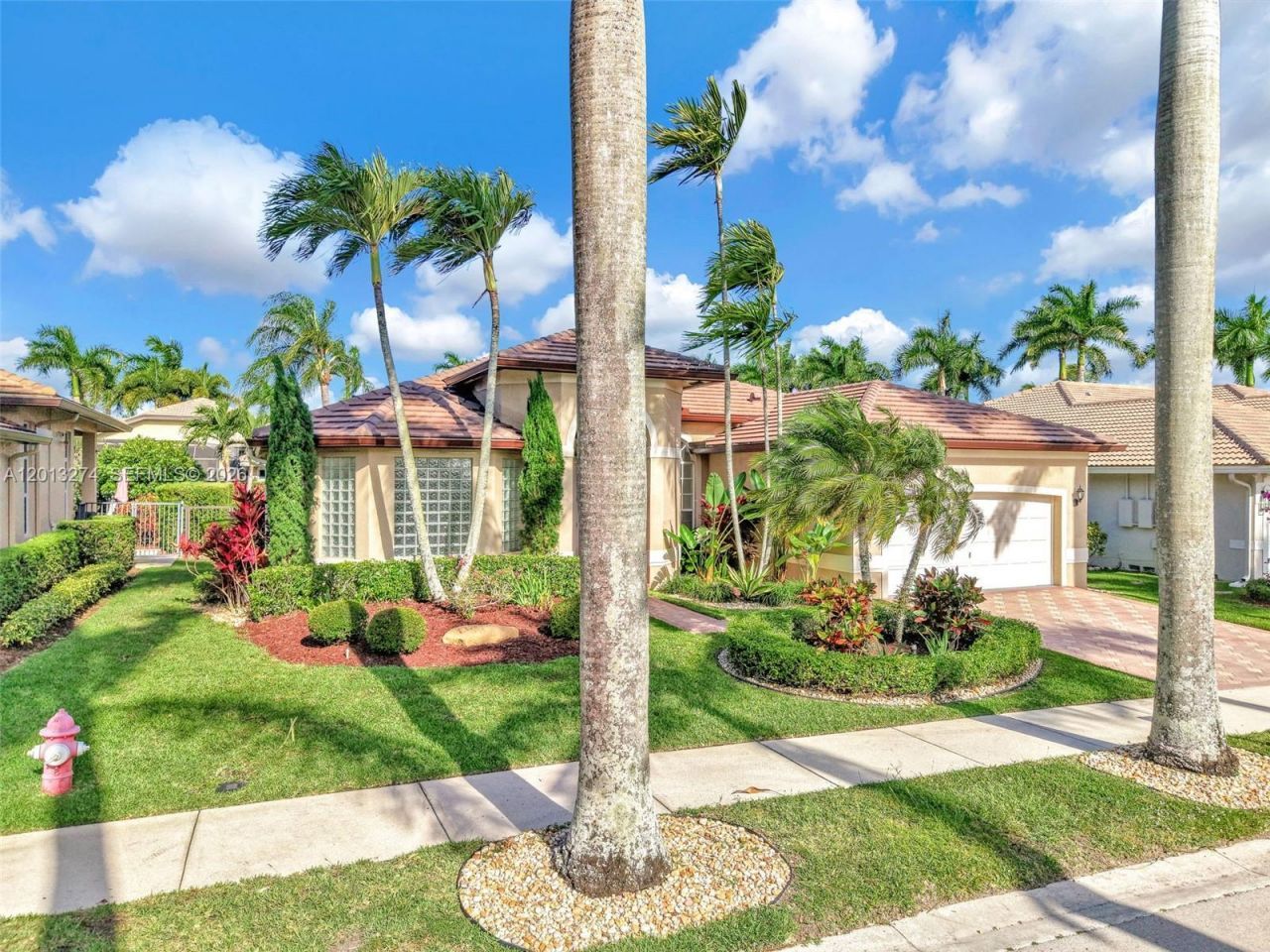 2553 Jardin Manor , Weston, FL 33327 Photo