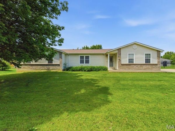 108 Meadow Lane , Montgomery City, MO 63361