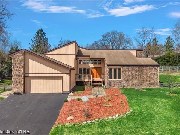 4566 Walden Drive , Bloomfield Hills, MI 48301