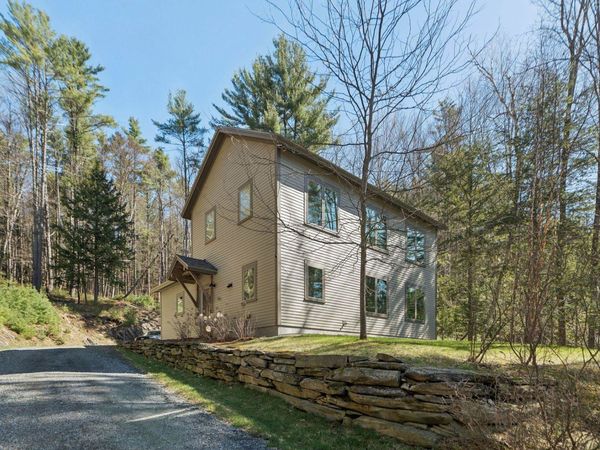 207 Hartness Way, Hartford, VT 05059