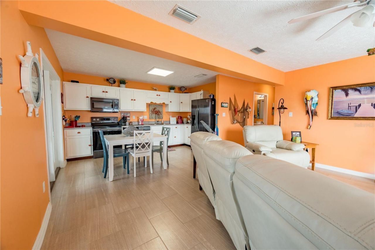 200/202 NE 205th Street , Suwannee, FL 32692 Photo