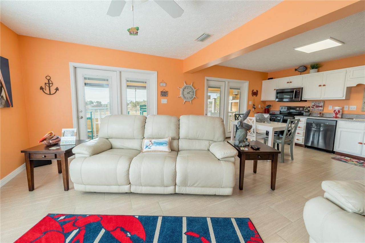 200/202 NE 205th Street , Suwannee, FL 32692 Photo