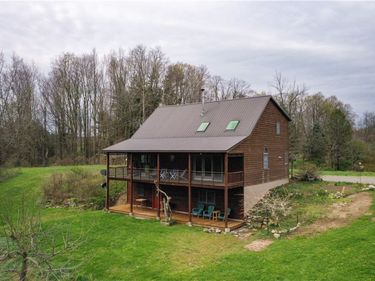 8921 Eelpot Road , Naples, NY 14512
