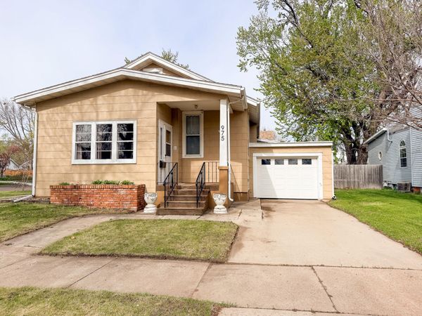 975 Illinois Ave SW, Huron, SD 57350
