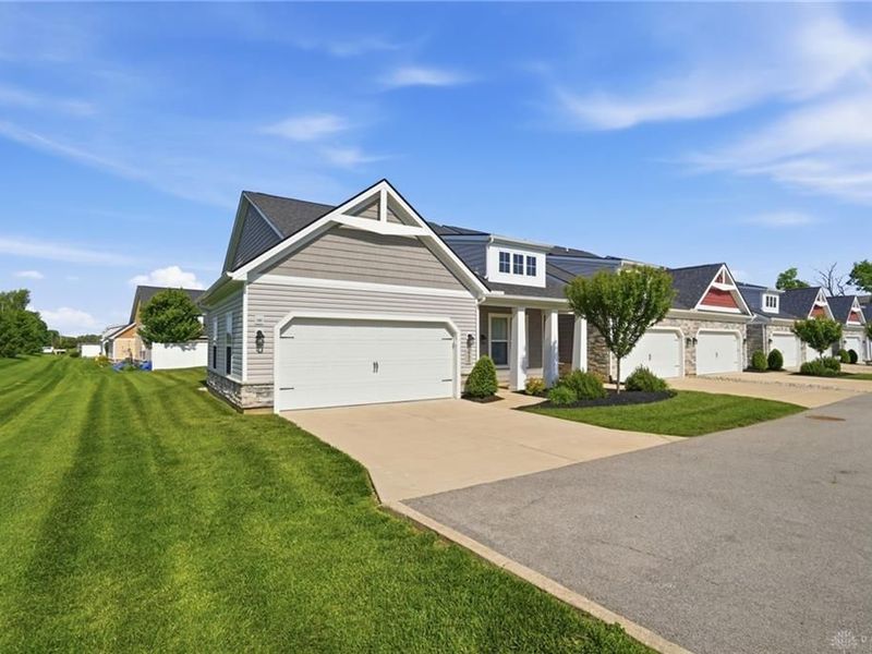 637 Angler Court, Beavercreek, OH 45430 Photo 2