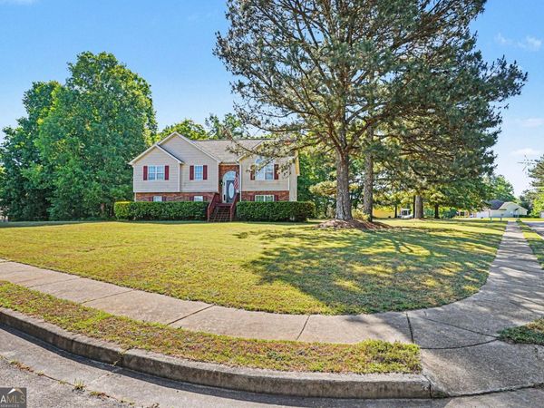 200 Treetop Drive, Hampton, GA 30228