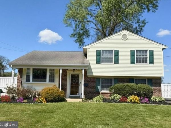 1204 LYNDA LANE , WARMINSTER, PA 18974