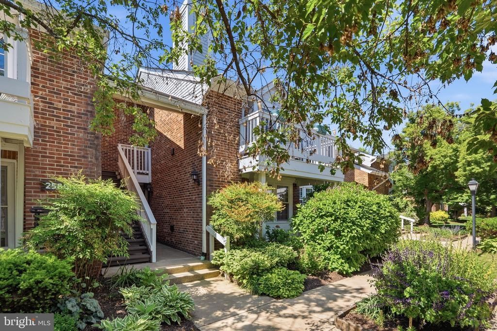 2580 D S Arlington Mill Drive, Unit 4, Arlington, VA 22206 Main Photo