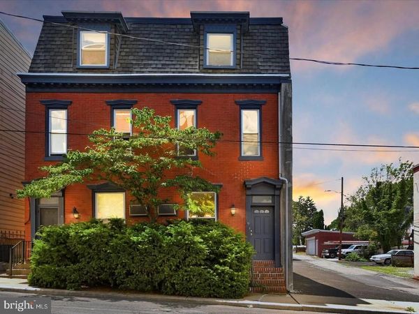 9 N 6TH STREET, POTTSVILLE, PA 17901