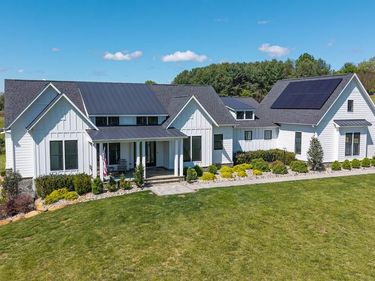 35399 HILLOCK LANE, ROUND HILL, VA 20141